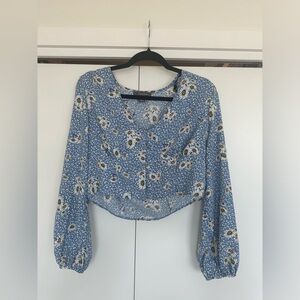 Floral bell sleeve crop with button front